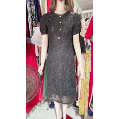 Đầm ren nổi màu đen, đúp lót 2 lớp,hàng như hình  Giá 390k Hàng có sẵn giao ngay Hàng đường may đẹp, kỹ, đúng mô tả.