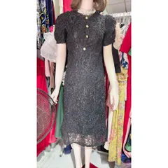 Đầm ren nổi màu đen, đúp lót 2 lớp,hàng như hình  Giá 390k Hàng có sẵn giao ngay Hàng đường may đẹp, kỹ, đúng mô tả.