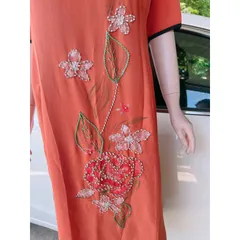 Áo dài cách tân thiết kế chất liệu voan chiffon thêu tay đính kết nổi cao cấp Áo dài cách tân đính kết đá, có màu cam