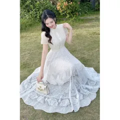 Đầm tơ phối ren cổ tàu hoạ tiết hoa hồ điệp tiểu thư Hàng có sẵn giao ngay Đủ size SML Giá 450k, người ta đang bán 1tr5