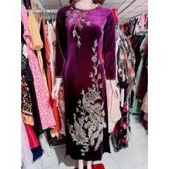 Áo dài nhung đính kết thủ công