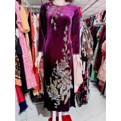 Áo dài nhung đính kết thủ công