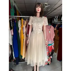 Đầm CÔNG CHÚA HOA REN LƯỚI CAO CẤP  Đủ size SML Màu trắng kem, đúp lót 3 lớp ren , vai có cầu vai Giá 450k Hàng có sẵn