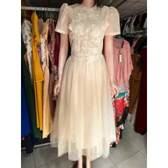 Đầm CÔNG CHÚA HOA REN LƯỚI CAO CẤP  Đủ size SML Màu trắng kem, đúp lót 3 lớp ren , vai có cầu vai Giá 450k Hàng có sẵn