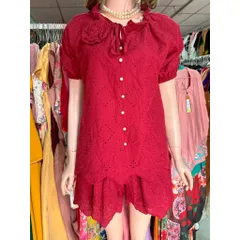 Sét ren thêu, tay ngắn ,màu  đỏ đô , gồm áo và quần short có bo chun co giãn dễ mặc Size SML Hàng có sẵn giao ngay M