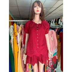 Sét ren thêu, tay ngắn ,màu  đỏ đô , gồm áo và quần short có bo chun co giãn dễ mặc Size SML Hàng có sẵn giao ngay M