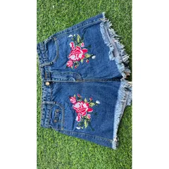 Quần short jean thêu hoa size S, M mặc vừa Giá 120k Hàng coa sẵn giao ngay