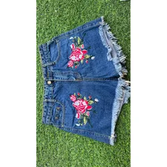 Quần short jean thêu hoa size S, M mặc vừa Giá 120k Hàng coa sẵn giao ngay