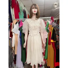 Đầm dập ly đính kết sang trọng Hàng có sẵn giao ngay Đủ size SML Màu kem Đúp lót 2 lớp Giá 420k