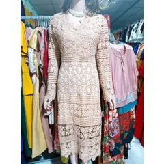 Đầm ren màu cam sữa dáng dài Hàng có sẵn giao ngay Size SM, eo dưới 72 cm mặc đẹp Giá 290k Đúp lót 2 lớp, chất liệu ren