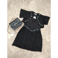 Sét váy 2 món gồm 1 váy + áo khoác ngoài Chị em mình có thể mặc 2 kiểu chất liệu tapta phối voan lưới hoa nổi   Giá 380k