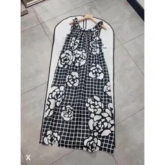Đầm lụa Satin siêu đẹp Chất liệu: lụa Shop cam đoan y ảnh 100% Quý khách cần tư vấn hãy inbox shop nha !! Giá 290k