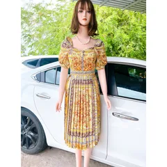 Váy dập ly cổ vuông hoạ tiết sang trọng Giá 400k Hàng có sẵn giao ngay S
