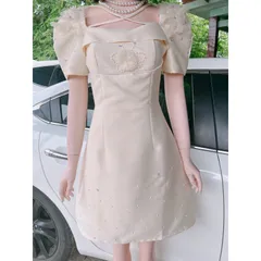 Đầm thiết kế đính kết hoa  khâu thủ công cao cấp tỉ mỉ Chất liệu tapta  Giá 390k Hàng có sẵn giao ngay S Màu kem