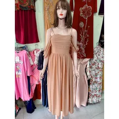 Đầm trễ vai màu nâu tây