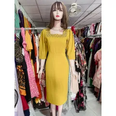Đầm dáng dài cổ vuông kết hạt bằng tay tỉ mỉ, tay bồng, màu vàng Hàng có sẵn giao ngay L Đủ size SMLXL, eo dưới 80 cm