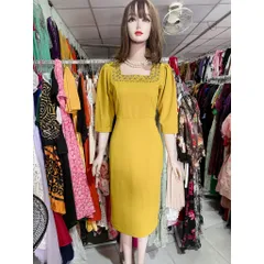 Đầm dáng dài cổ vuông kết hạt bằng tay tỉ mỉ, tay bồng, màu vàng Hàng có sẵn giao ngay L Đủ size SMLXL, eo dưới 80 cm