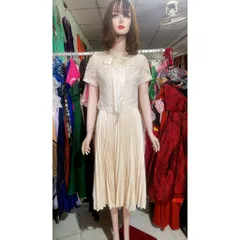 Đầm Xếp Li phối ren Dáng Xòe dài siêu đẹp Hàng chính chủ Màu kem, hàng siêu đẹp Hàng có sẵn giao ngay S, eo dưới 66cm