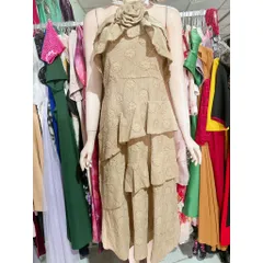 Đầm yếm tầng màu nâu tây siêu đẹp Hàng có sẵn giao ngay Size SML Phía sau bo chun co giãn dễ mặc Có sẵn mút ngực