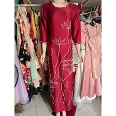 Áo dài mẹ kết hoa sen(màu đỏ đô) Hàng có sẵn giao ngay XL2XL Chất liệu lụa vân gỗ cao cấp Eo dưới 90 cm mặc đẹp