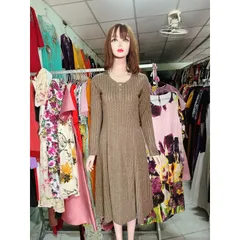 Đầm len tăm cúc cổ dáng dài