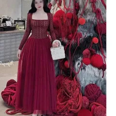 Đầm ren ,Đầm thiết kế chất ren phối tùng lưới cổ vuông tay dài dáng xoè dài maxi siêu xinh Có màu đen và đỏ Giá 290k