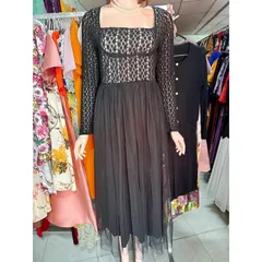 Đầm ren tay dài cổ vuông siêu đẹp