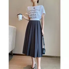 Chân Váy xếp ly dài vừa chữ A cạp cao ,dễ phối  Có sẵn màu xám và đỏ Đủ size tới 2XL, dưới 70kg mặc đẹp Hàng có sẵn