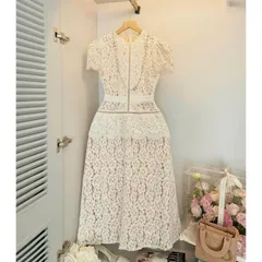 Đầm dáng dài hoạ tiết ren  phối tầng xinh xắn tôn dáng sang chảnh Màu trắng kem Hàng có sẵn giao ngay 1S1L Có đủ size