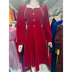 ĐẦM NHUNG ĐỎ DÁNG XÒE DÀI ĐÍNH NGỌC TRAI Giá 290k Hàng có sẵn giao ngay L Chất liệu Nhung cao cấp Màu đỏ đô