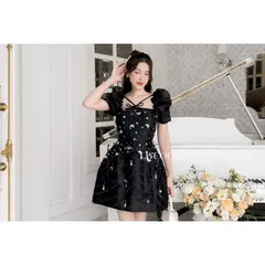 Đầm đen đính kết siêu đẹp Giá 390k Hàng có sẵn giao ngay Hàng đường may đẹp, kỹ, đúng mô tả.  100% sử dụng hình ảnh thật