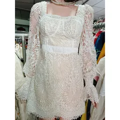 Đầm ren cổ vuông,  tay dài dáng ngắn xoè sang chảnh Giá 390k Hàng có sẵn giao ngay Size SM Chất liệu ren cao cấp