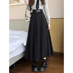Chân vay dập ly dáng dài màu đen
