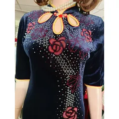 Sườn xám cách tân trung niên đi tiệc vải nhung xẻ tà ép cườm cao cấp, Đầm dạ hội sườn xám nhung xẻ tà đi tiệc sang trọng