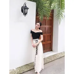 Chân váy ren dáng dài Màu trắng, đúp lót 2 lớp Hàng có sẵn giao ngay Eo có bo chun phía sau co giãn dễ mặc Giá 220k