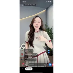 Set đồ nữ phối viền áo thun cổ bo chân váy xếp ly basic nhưng không đơn giản nàng nào cũng mê 