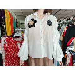 Áo sơ mi đính kết nổi siêu đẹp Hàng có sẵn giao ngay Size SML Hàng siêu cấp chính chủ, tay cách điệu siêu đẹp Giá 380k