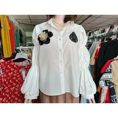 Áo sơ mi đính kết nổi siêu đẹp Hàng có sẵn giao ngay Size SML Hàng siêu cấp chính chủ, tay cách điệu siêu đẹp Giá 380k