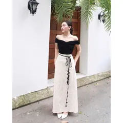 Set áo kèm chân váy ren , set áo có thể mặc lên vai hay trễ vai đều đẹp mix chân váy ren siêu sang chảnh Hàng coa sẵn