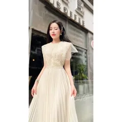 Váy đầm thiết kế ren be xếp ly dáng dài  Hàng cao cấp  Giá 420k  Hàng có sẵn giao ngay L  Màu kem  Hàng của Teng Design