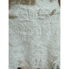 Set Ren sang trọng  Đính Nút Kèm Chân Váy Có Lót Chất Ren nổi cao cấp Hàng có sẵn giao ngay Size SML Màu trắng