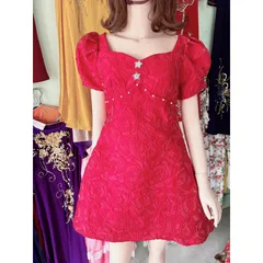 Đầm gấm hoa hồng nổi đính ngọc  siêu đẹp Hàng coa sẵn giao ngay L Giá 290k Chất liệu gấm hoa hồng , không nhăng Màu đỏ