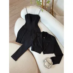 Set áo vest + đầm 2 dây dập ly mau đen Giá 299k Hàng co sẵn giao ngay