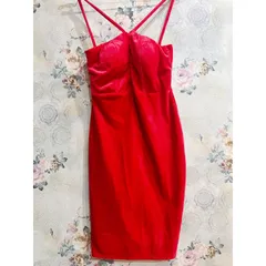 Chất liệu nhung dày dặn Có mút ngực Free size Màu sắc đỏ Hàng có sẵn giao ngay Giá 220k