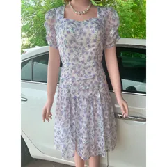 Đầm hoa tím có sẵn mút ngực Giá 290k Hàng có sẵn giao ngay Dây kéo phía sau