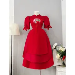 Đầm đỏ thêu hoa siêu đẹp Giá 320k Hàng có sẵn giao ngay Chất liệu gấm cao cấp, hàng đúp lót
