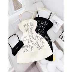 VÁY TAPTA XÒE 2 DÂY THÊU HOA CÀNH Giá 320k Chất liệu tapta thêu Hàng có sẵn giao ngay