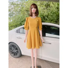Đầm xoè cách điệu đinh nút Giá 290k Hàng có sẵn giao ngay Màu vàng chanh