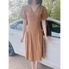Đầm chất lennin - Size : S,M -Giá 290k Hàng có sẵn giao ngay Màu nâu tây