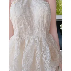 Đầm ren cổ yếm Giá 290k Hàng có sẵn giao ngay Có sẵn size S Màu kem Hàng chính chủ Teng